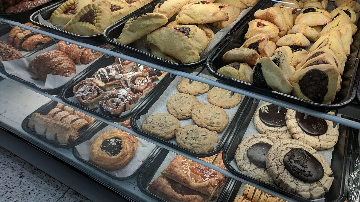 Ashers Bakery – bakery in Seatown, Lossiemouth